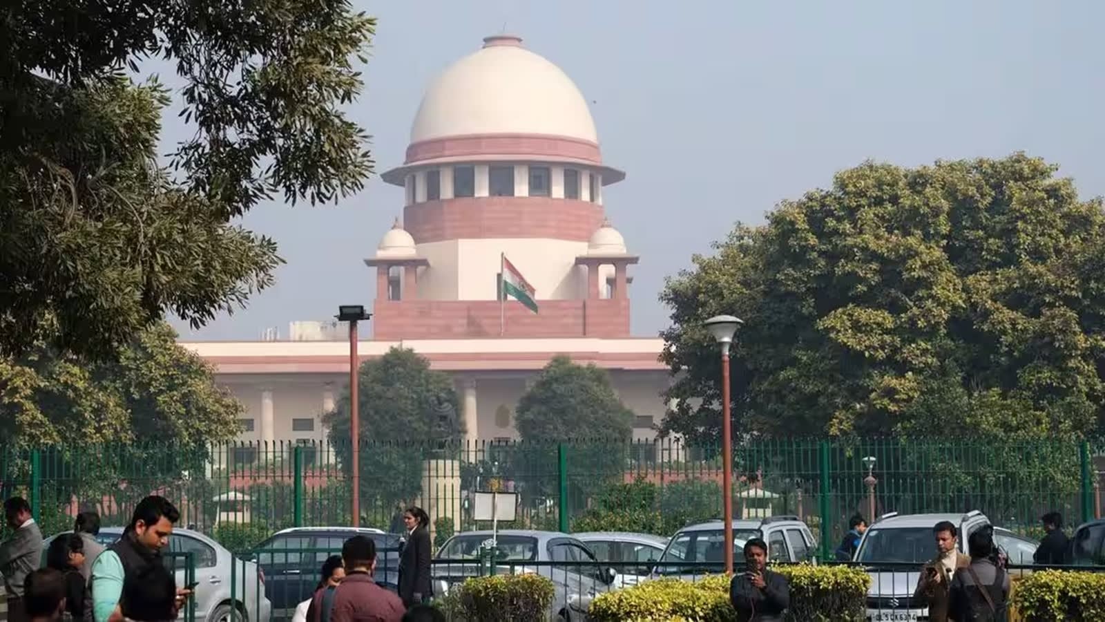Court video takedown: Approach intermediaries first, Supreme Court tells lawyer