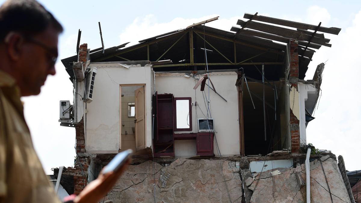 Demolish dangerous buildings in Thrissur without delay, Kerala State Human Rights Commission tells city Corporation