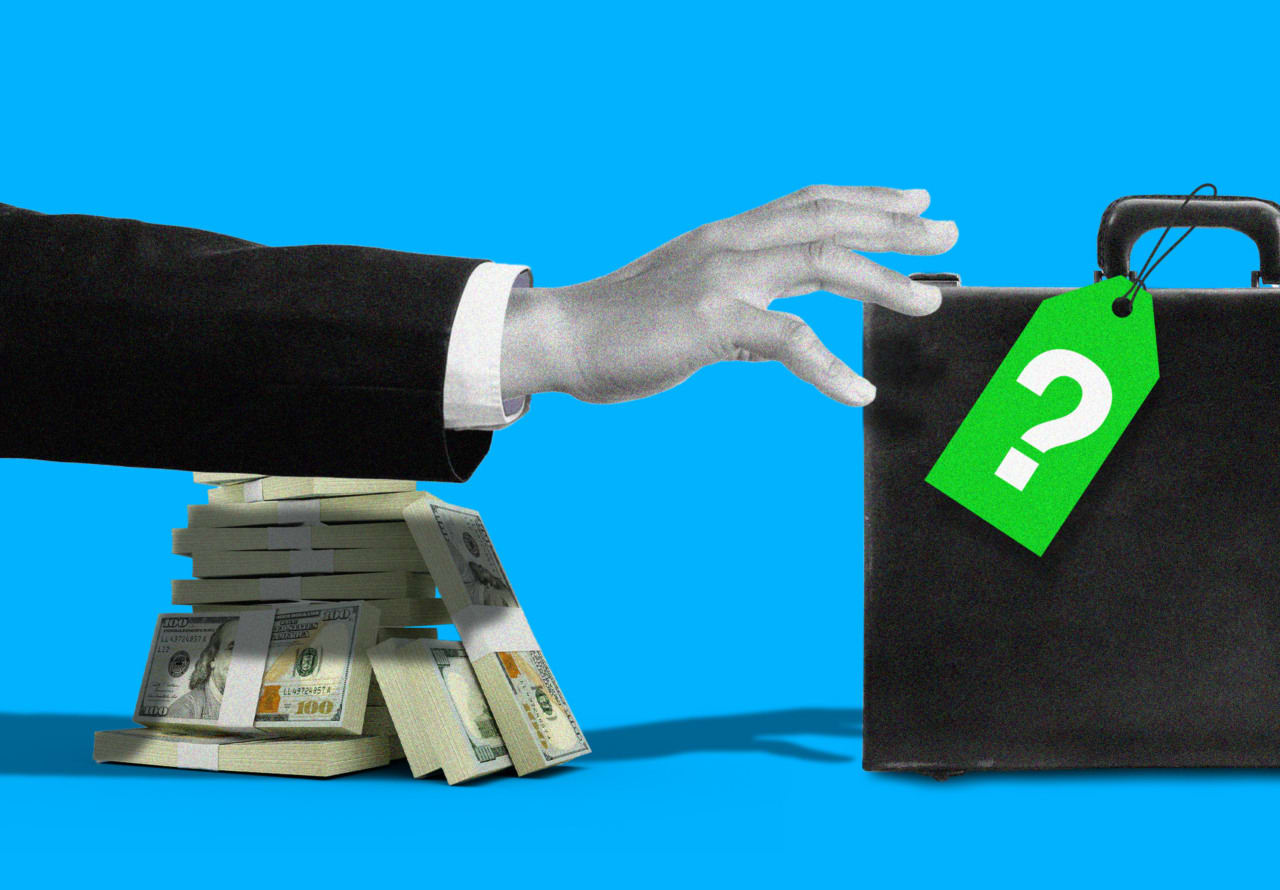 Most workers would take a pay cut for job security right now: ‘I can’t deal with this stress anymore’