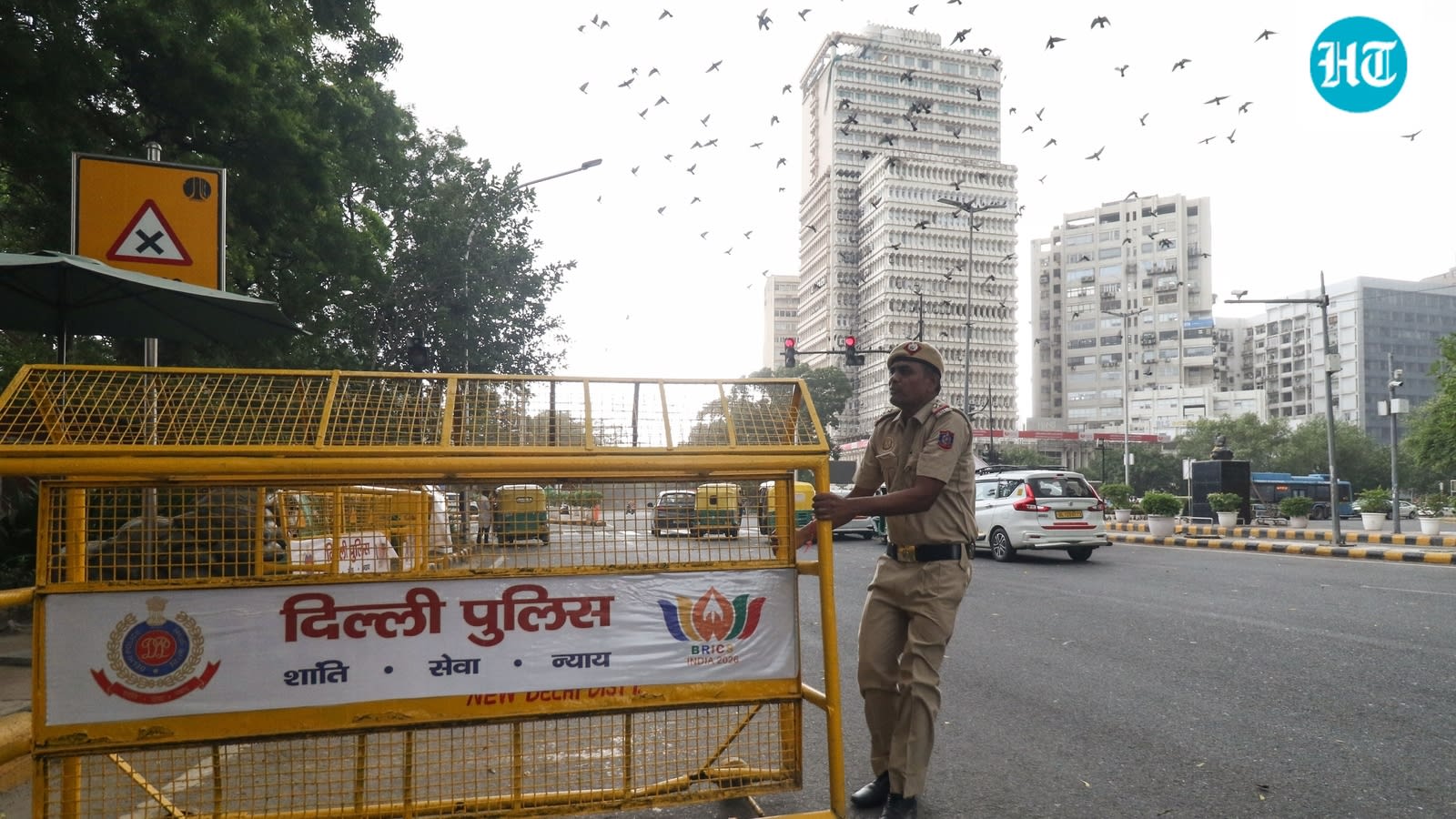 Faculty of DU's Motilal Nehru College protests after teacher 'beaten' by DUSU campaigner