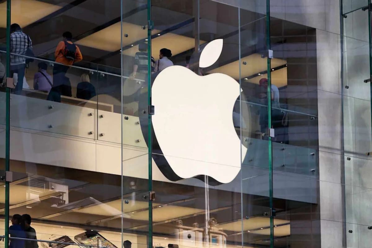 Large, Unusual Volume in Long-Dated Apple Put Options Shows Investors Bullish in AAPL