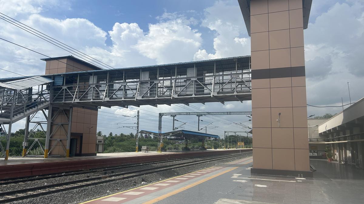 British era railway stations at Vellore Cantonment, Tiruvannamalai, Arakkonam, Vaniyambadi get bridges with lifts for commuters