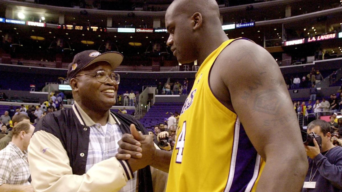 Shaq moved his dad from a $60K Army salary to $500K a year — and gave his mom $750K. Here's how it's legal