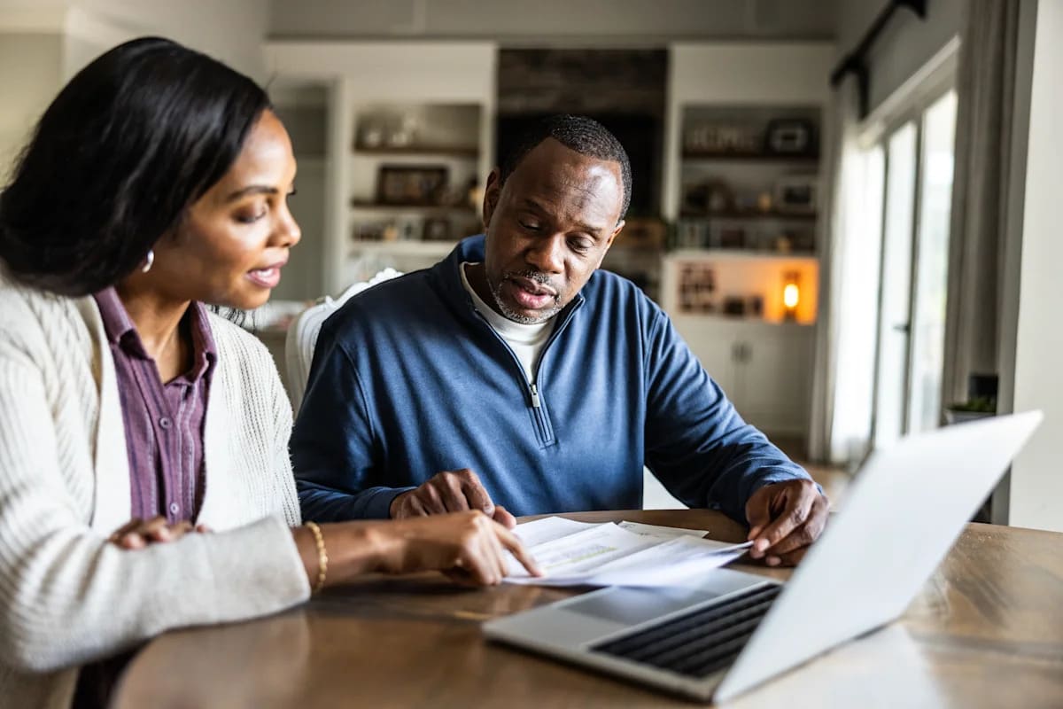 $10,000 in a high-yield savings account or $10,000 in a CD: Which one will earn more in one year?
