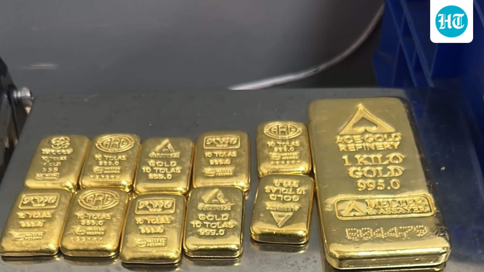 11 gold bars recovered at Delhi airport after 2 passengers from Dubai closely tracked