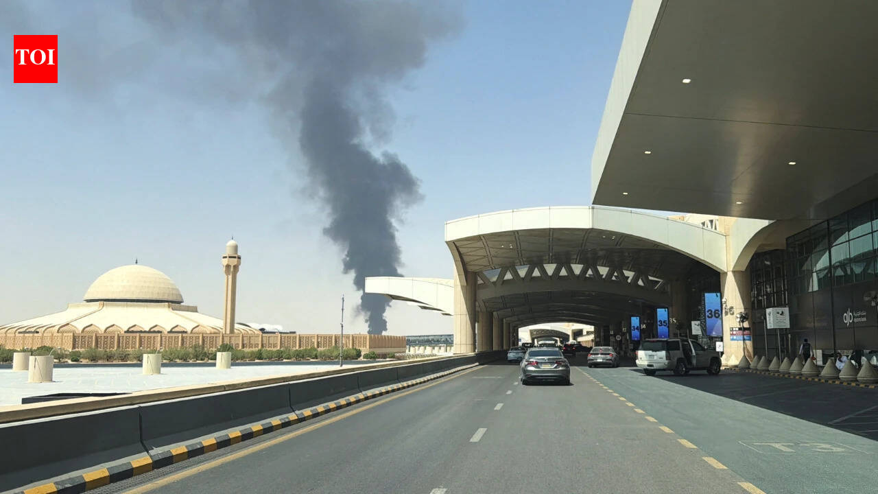 Watch: Smoke over Riyadh airport after Houthi's major attack on Saudi Arabia