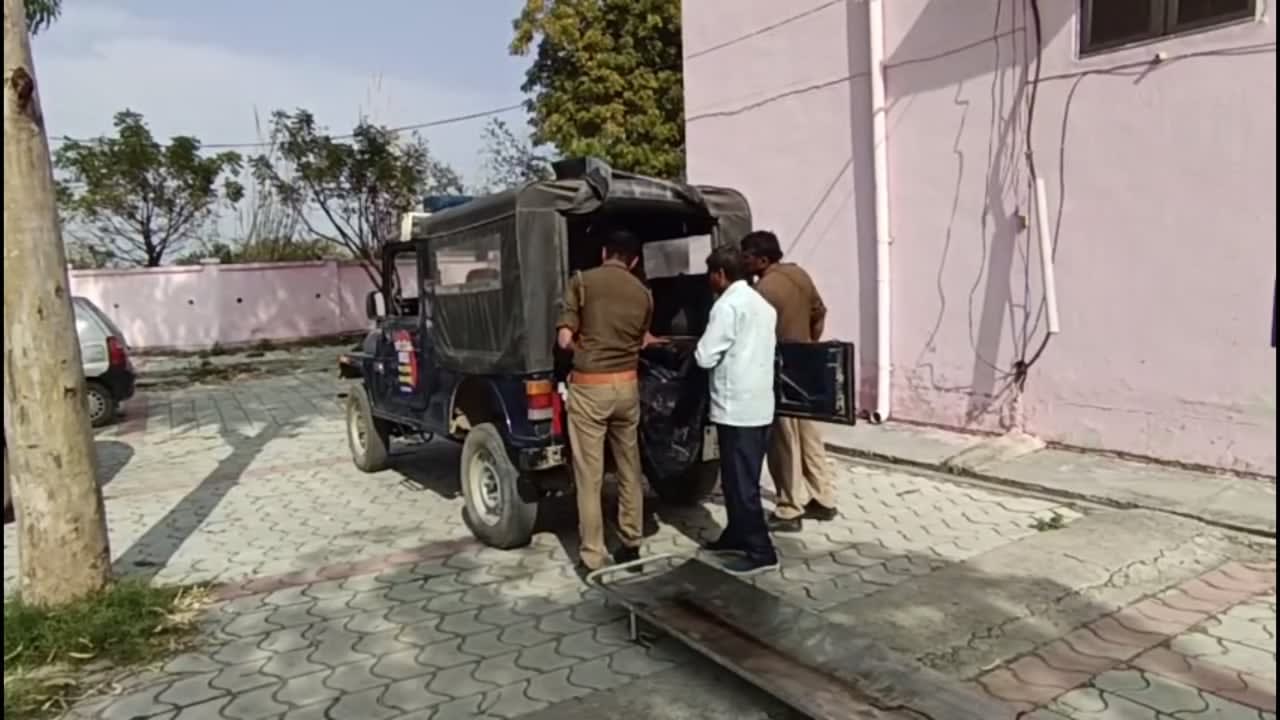 Man Kills Wife, Surrenders At Police Station In UP: Cops