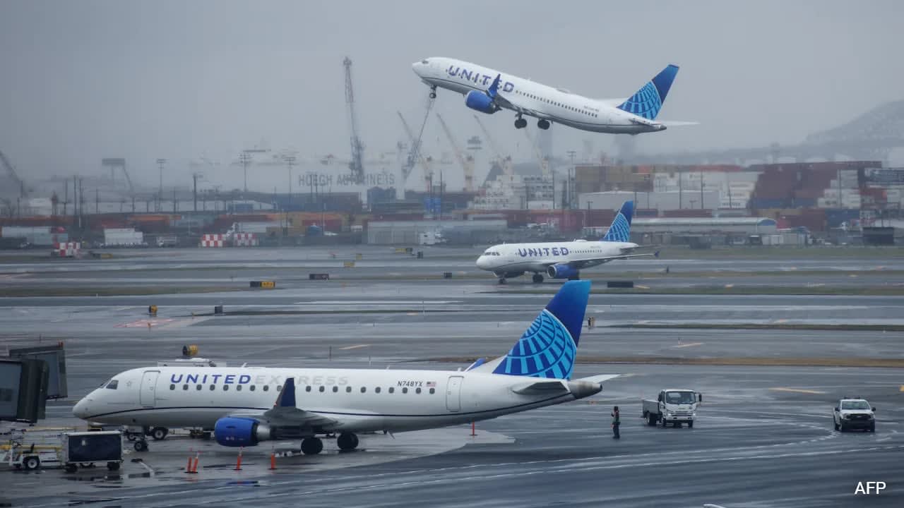 Hundreds Of US Flights Cancelled After Air Traffic Control Malfunction