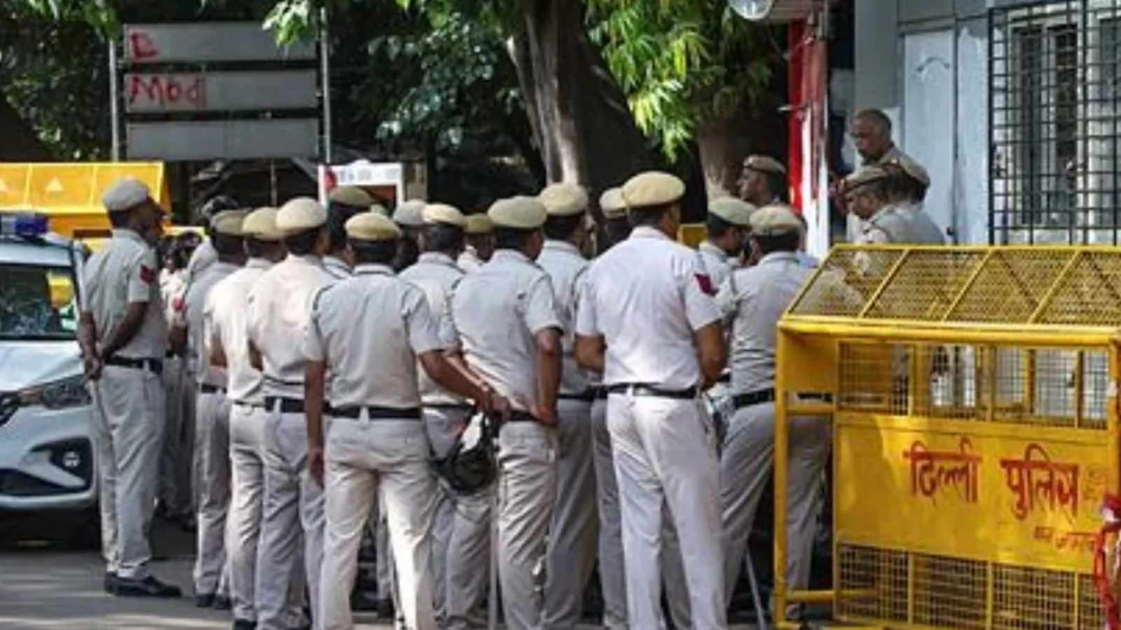 Teen raped by 3 men posing as cops at Delhi park