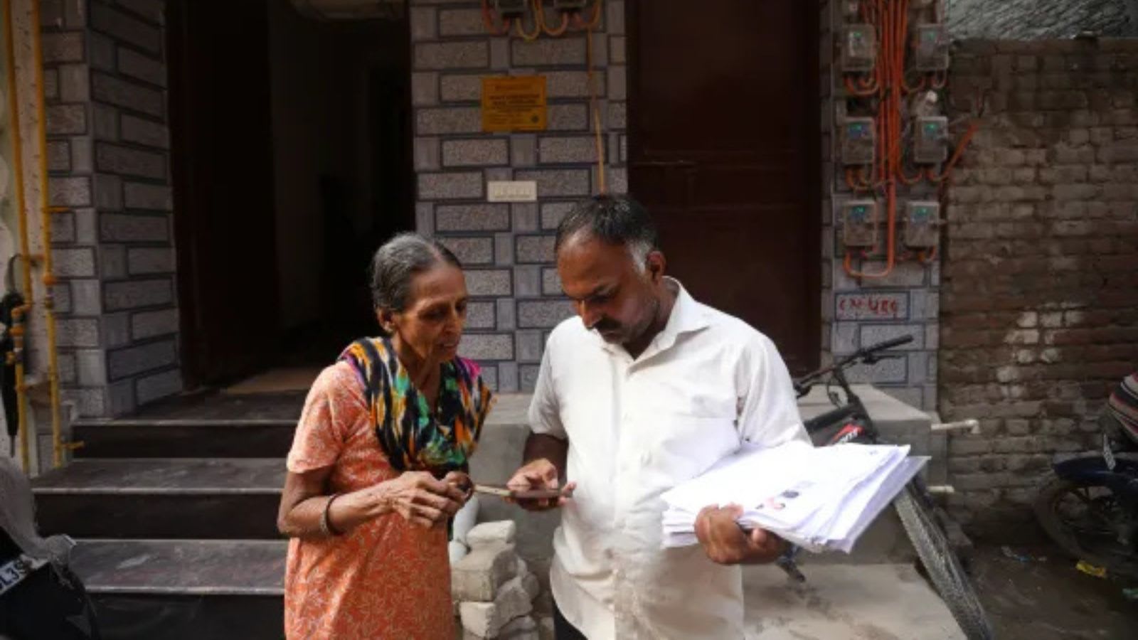 SIR in Delhi: Supreme Court says notices seem ‘mechanical’, seeks ECI’s response