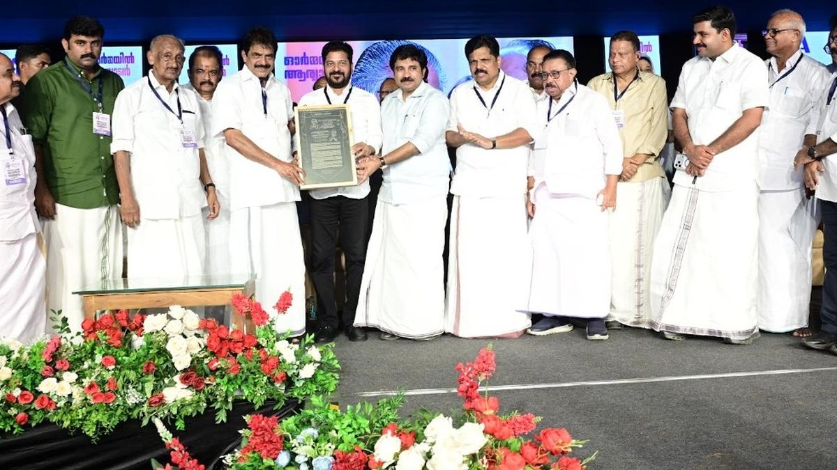 Revanth says fight for India is between ‘Gandhi Parivar and Sangh Parivar’
