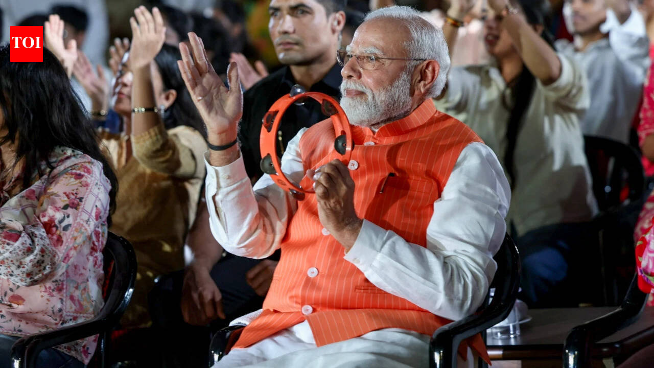 'Time for bhajan clubbing but not for serious questions': Cong takes swipe at PM Modi