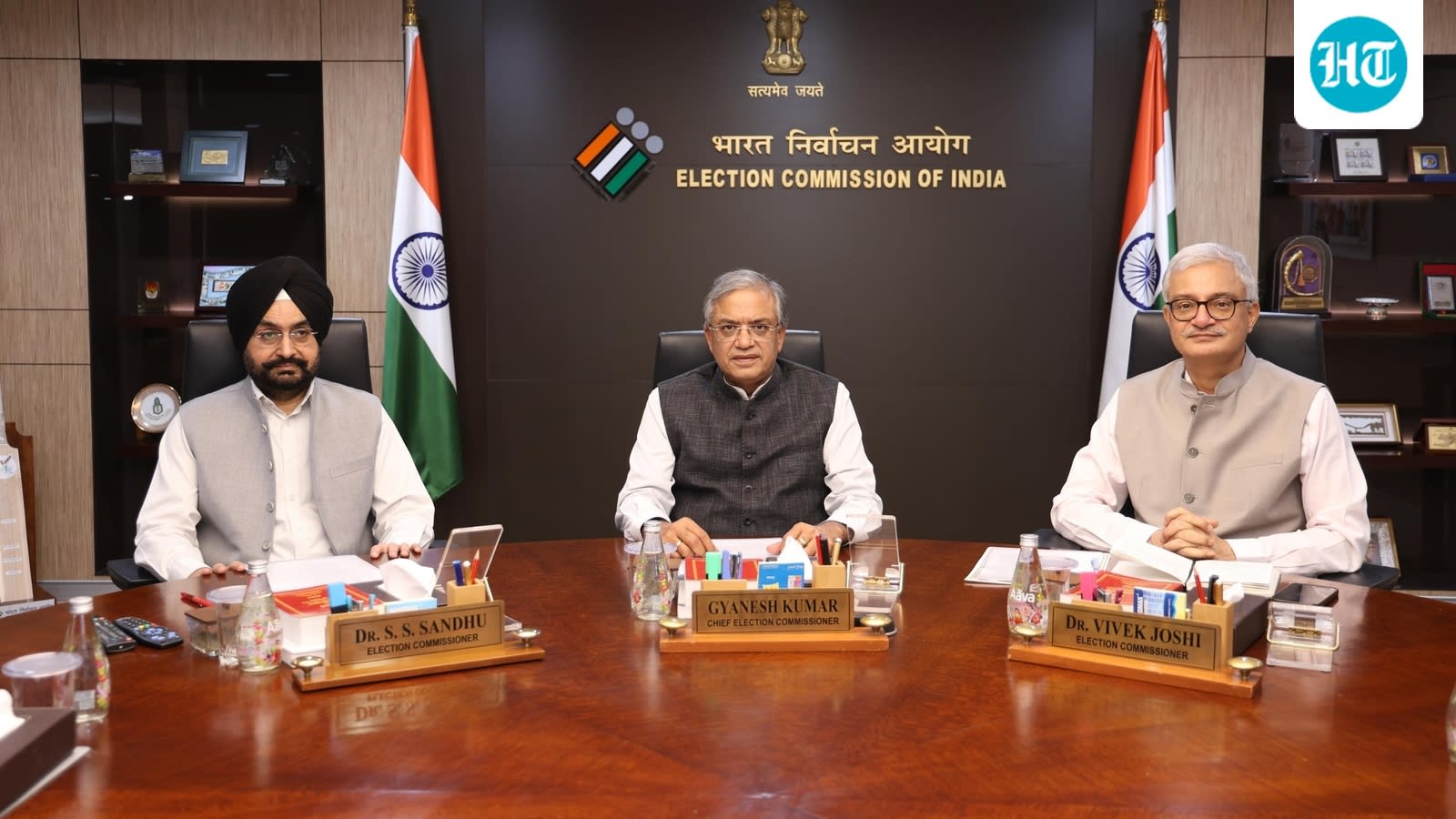 Election Commission presents united front in face of mounting criticism