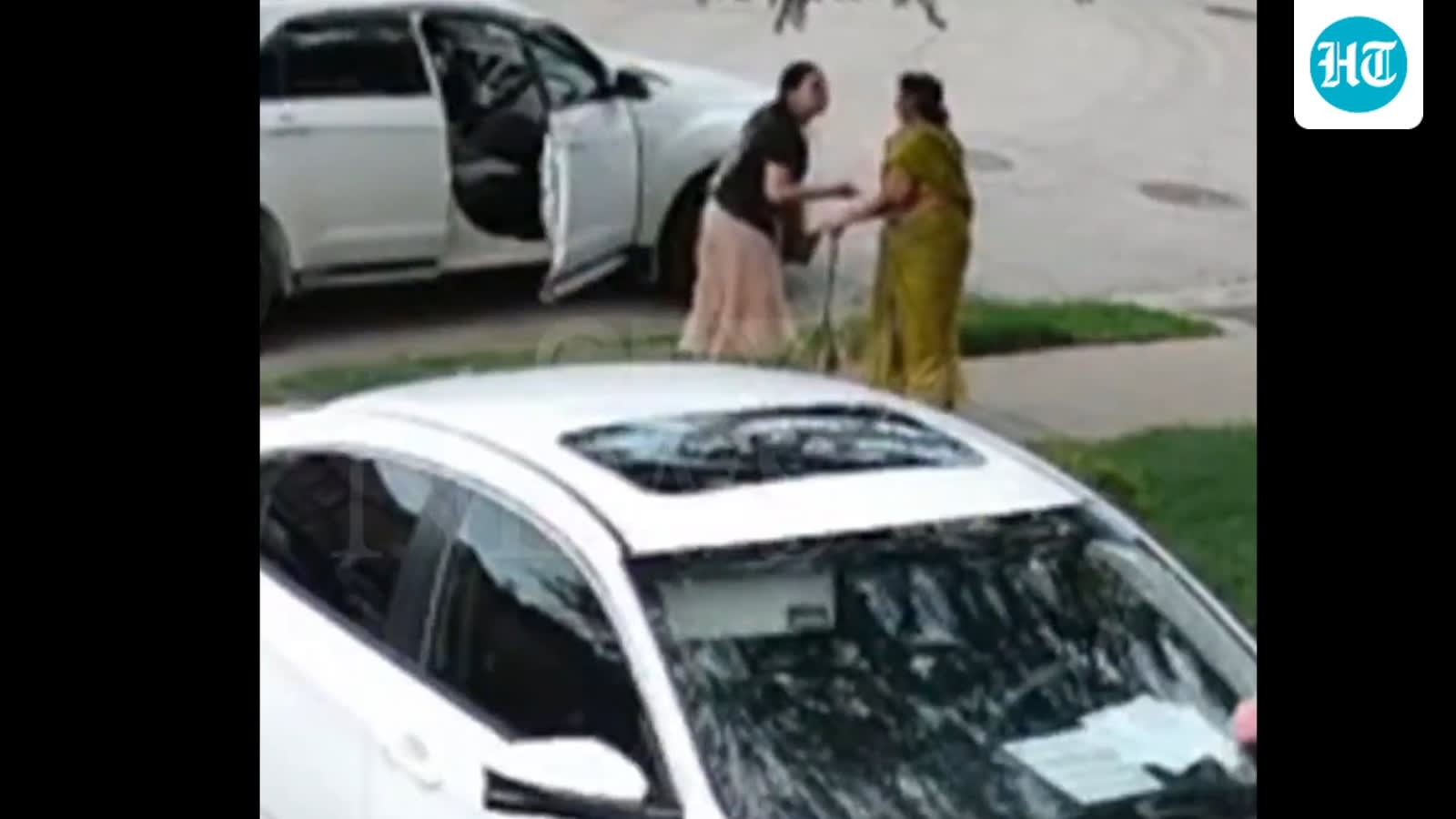 78-year-old Indian-origin woman robbed of  ₹13 lakh gold jewellery during evening walk in Canada