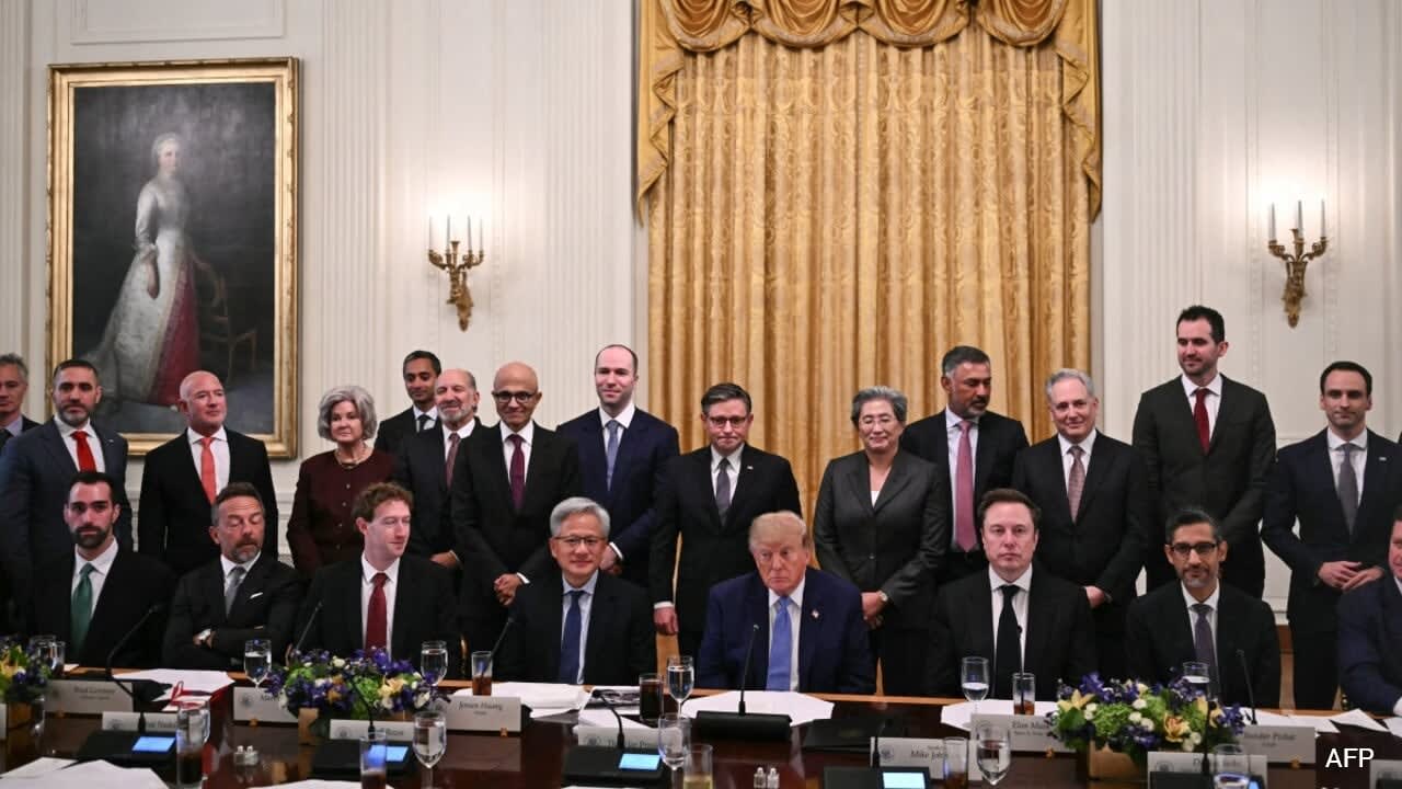 Trump, Tech Executives Sign "Morally Binding" AI Document