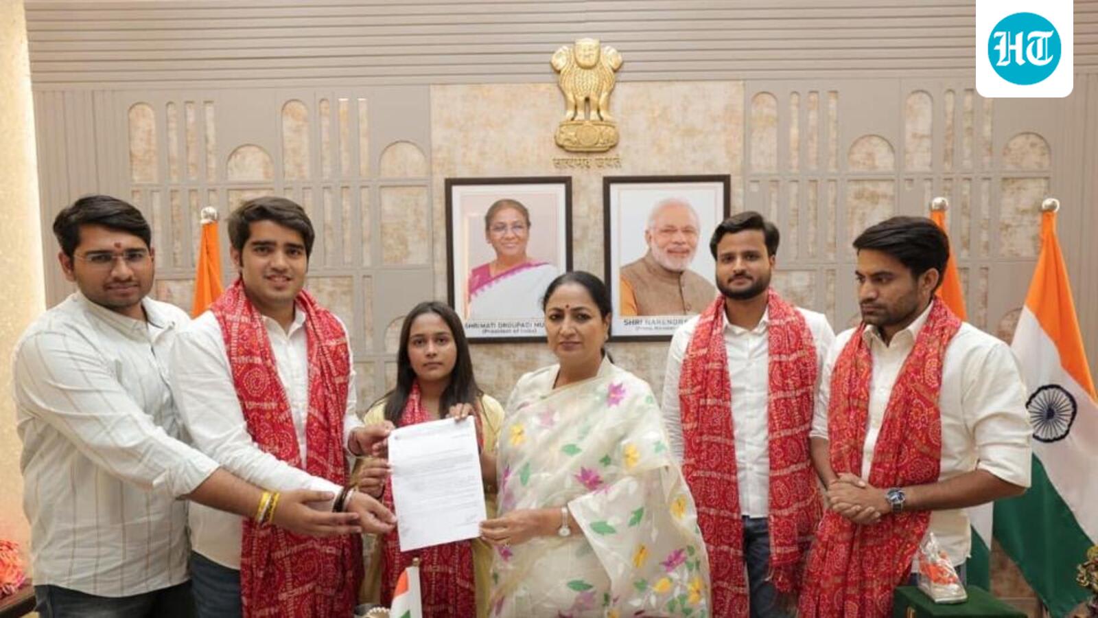 Hostel facilities for students, women’s safety: DUSU submits memorandum to Delhi CM