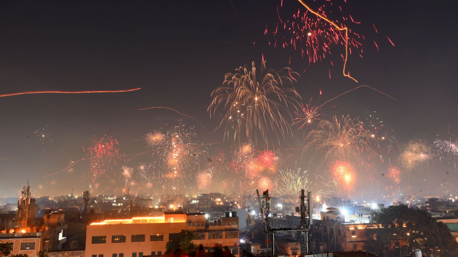 Supreme Court rules out blanket firecracker ban, says no round-the-clock use