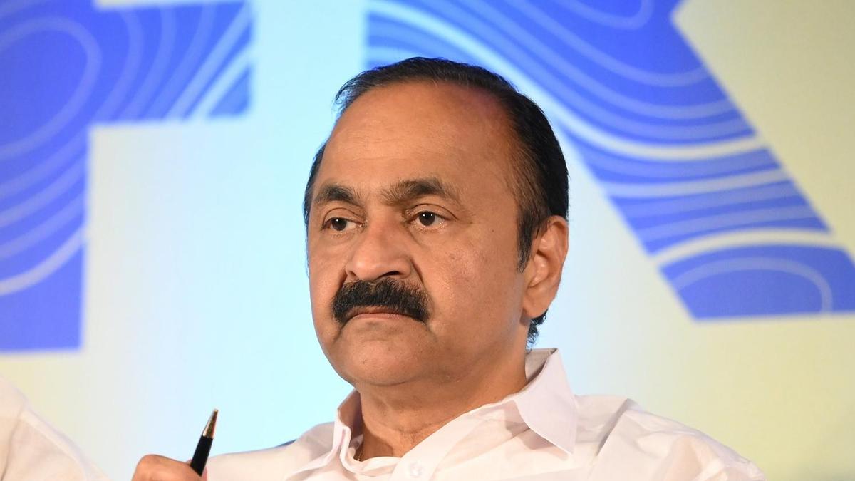 Youth Congress-SFI violence: Keralam CM accuses CPI(M) of provoking clashes during protests against BJP