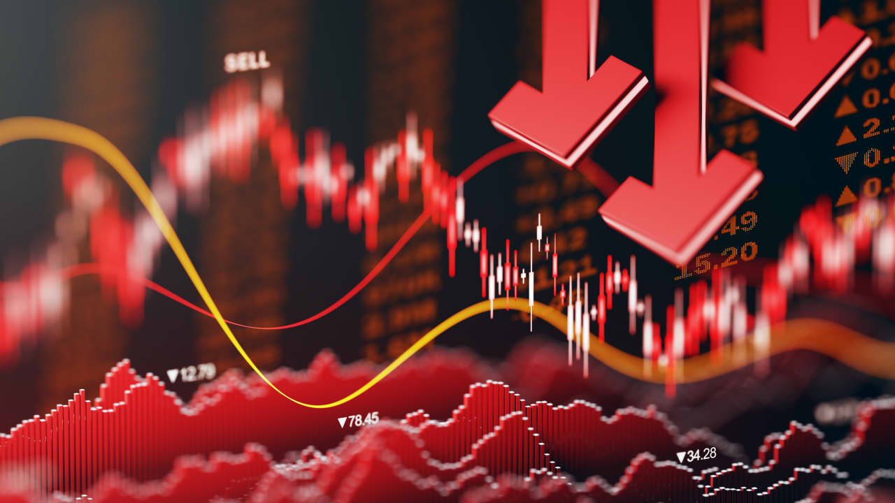 Financial stocks are falling below a key chart level to warn the worst is yet to come