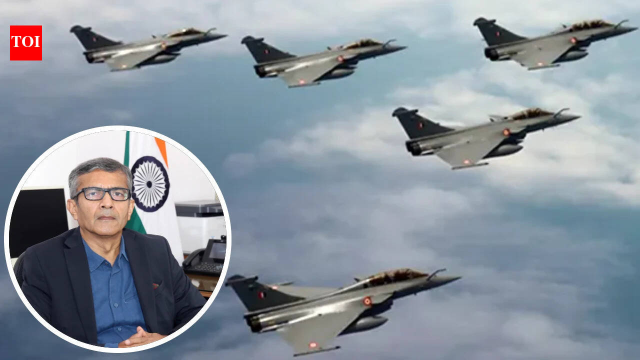 Govt aims sealing 114 Rafale jet by FY-end; French co agrees Indian weapon integration