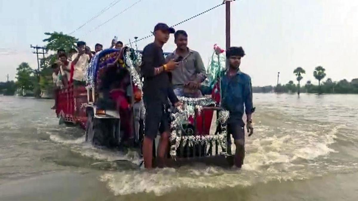 Bihar Flood: Fresh breach in the embankment in Saran, Gopalganj and Muzaffarpur