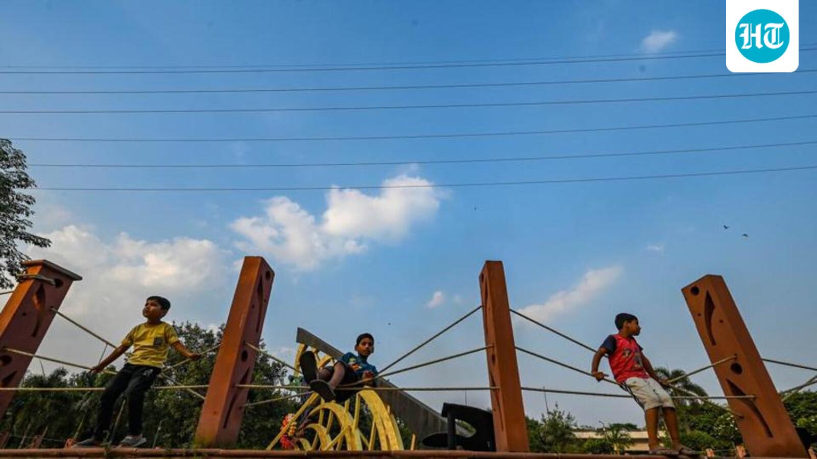 Delhi records minimum temperature of 23.2°C; AQI remains ‘moderate’