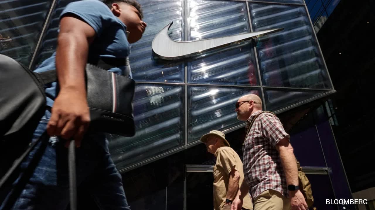 Nike Plans Job Cuts, Warns Of Further Sales Decline