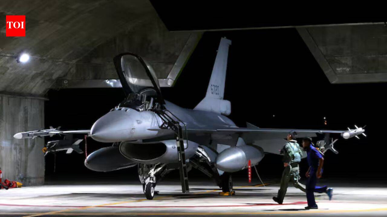 Taiwan to receive first new F-16 Viper jets from US