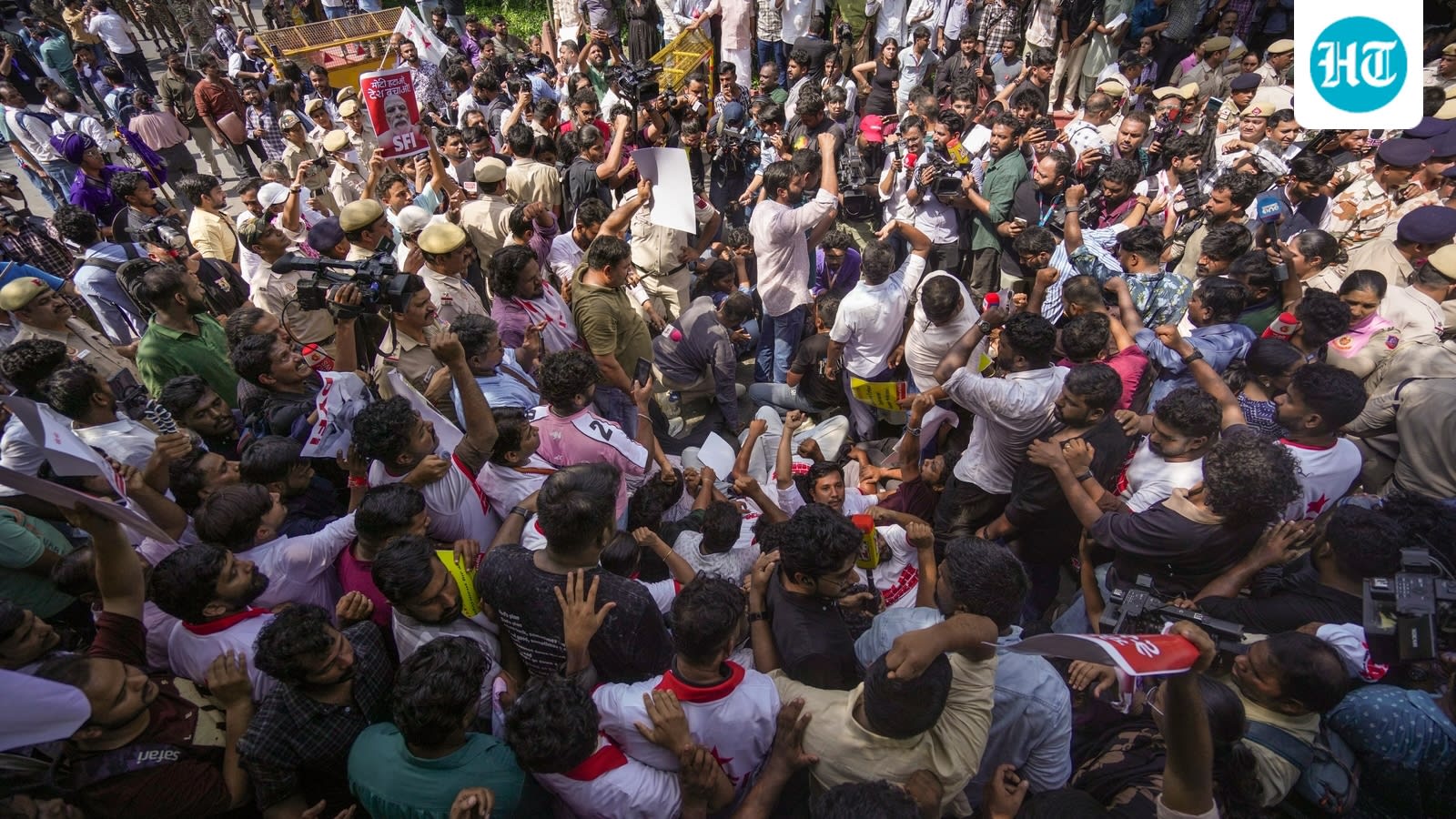 12-hour internet shutdown ordered at Jantar Mantar amid protest against CEC Gyanesh Kumar
