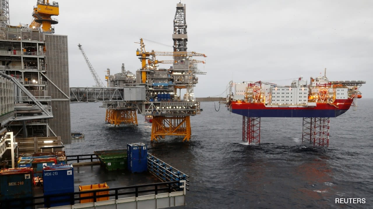 G7 Nations To Release 100 Million Barrels Of Oil, Diesel As Prices Soar