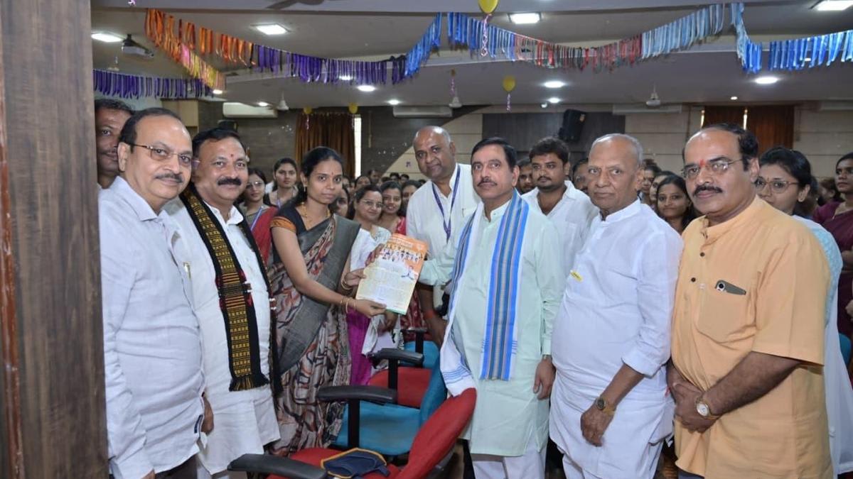 BJP steps up campaign for S.V. Sankanur in Hubballi