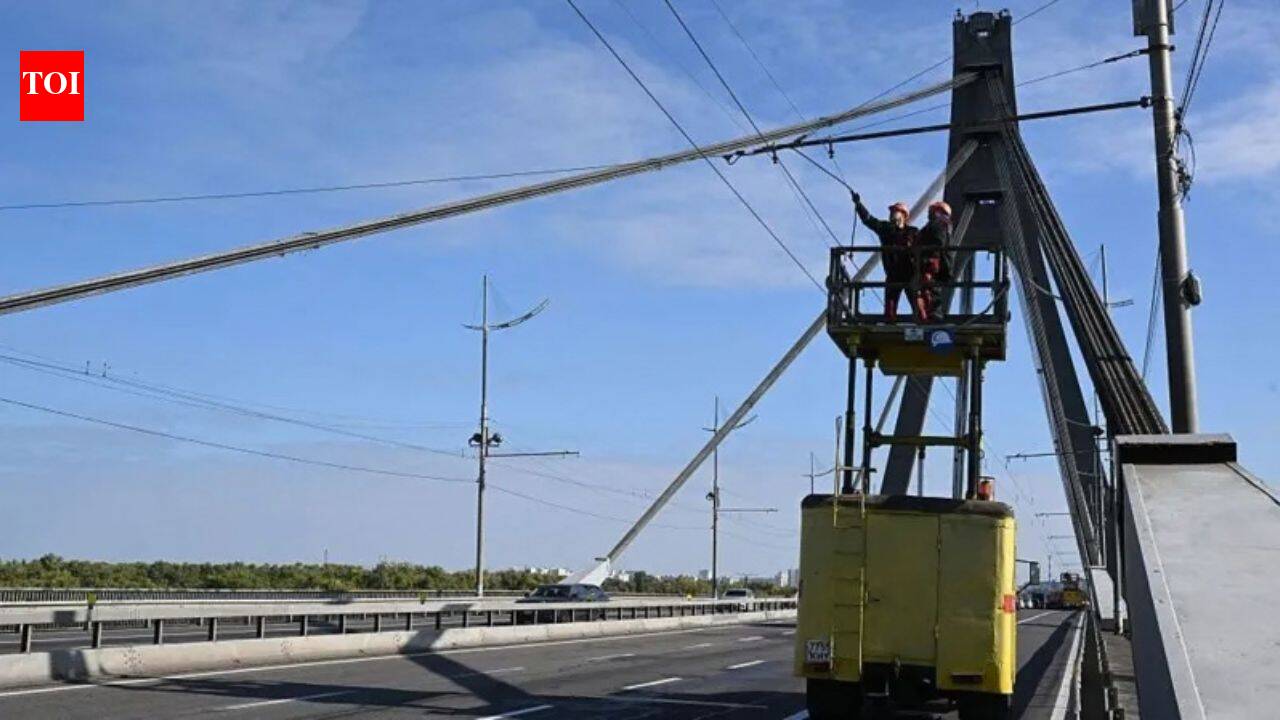 Bridges under attack: Why Russia is targeting Kyiv's vital crossings