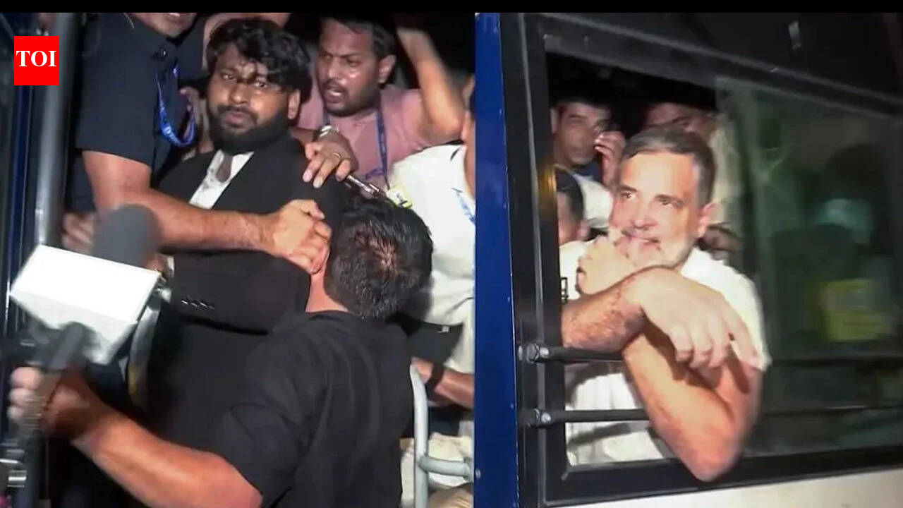 Barricade stunt, 9-hour dharna and detentions: All that happened at oppn's CEC protest
