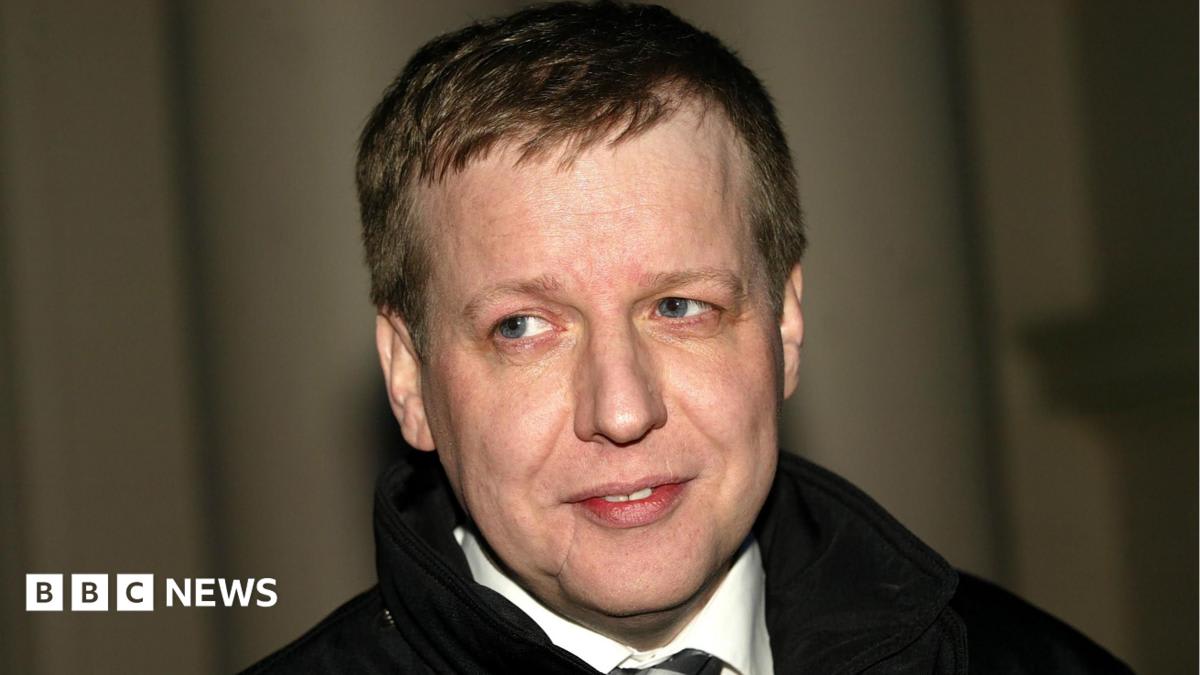 Notorious gangland enforcer Paul Ferris dies aged 62