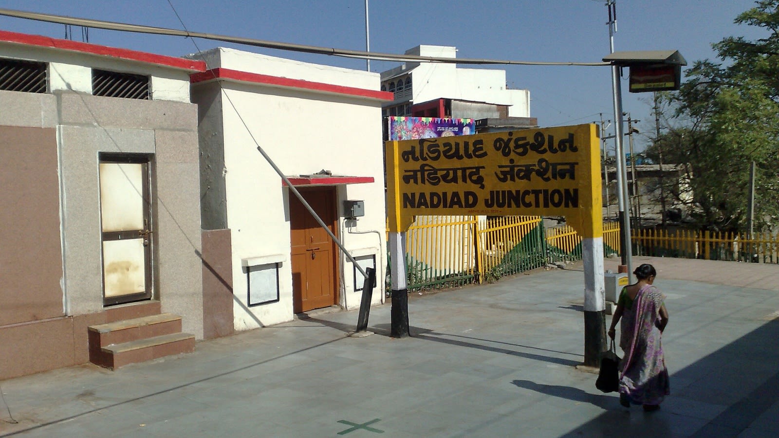 Police follow CCTV trail, crack Rs 3.70-crore gold heist at Nadiad station in 24 hours