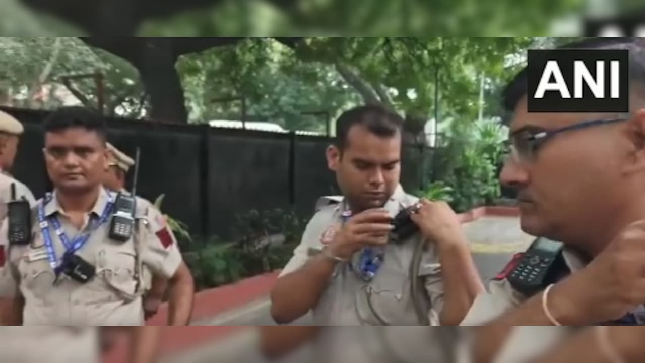 Delhi Police Deploys 35,000 Personnel With Bodycams Ahead Of CJP Protest