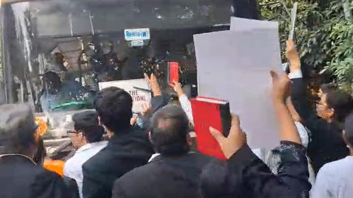 Delhi protest: Supreme Court Bar Association expresses concerns over detention of lawyers, CJI intervenes