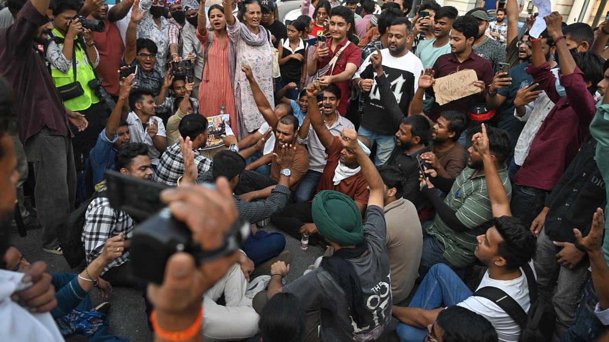 Anti-CEC protest LIVE updates: CJP calls for 'Chalo Jantar Mantar' protest today; Supreme Court to hear contempt plea against Delhi transit shutdown