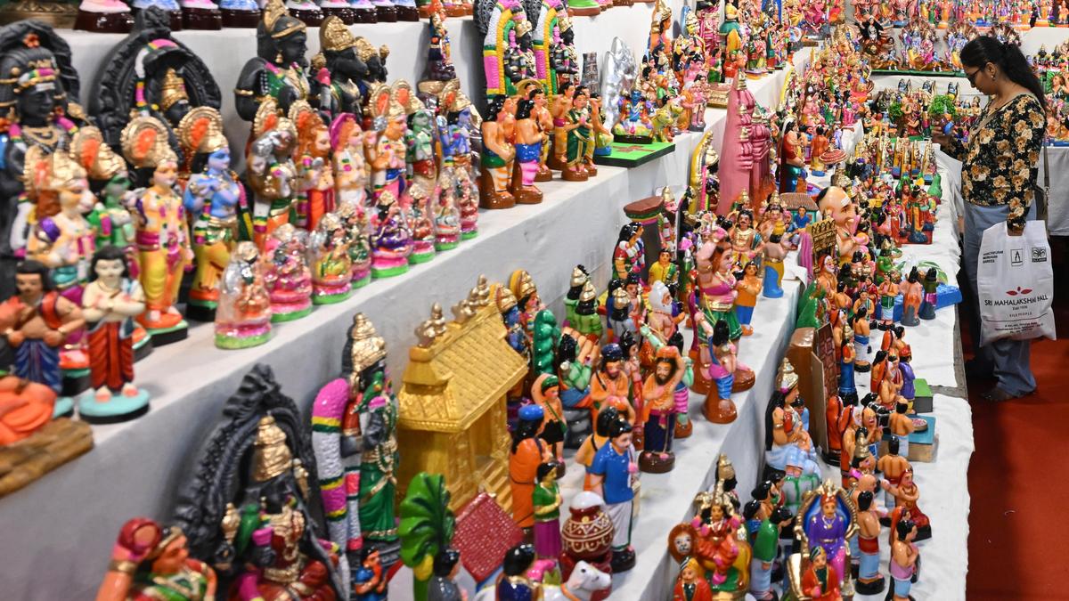 From traditional dance styles to momo stalls, Bengaluru doll shops add new collections
