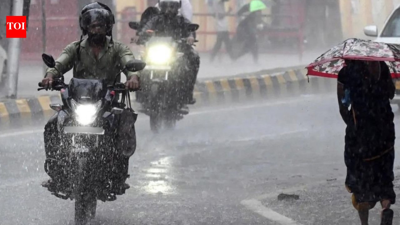 Delhi-NCR wakes up to heavy rain, thunderstorms