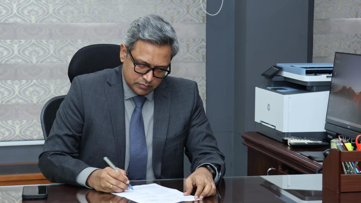 Prem Anand Sinha takes charge as DVAC chief