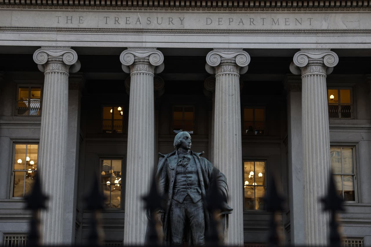 Why the world’s No. 1 fund manager has just changed its mind on bonds for the first time in six years