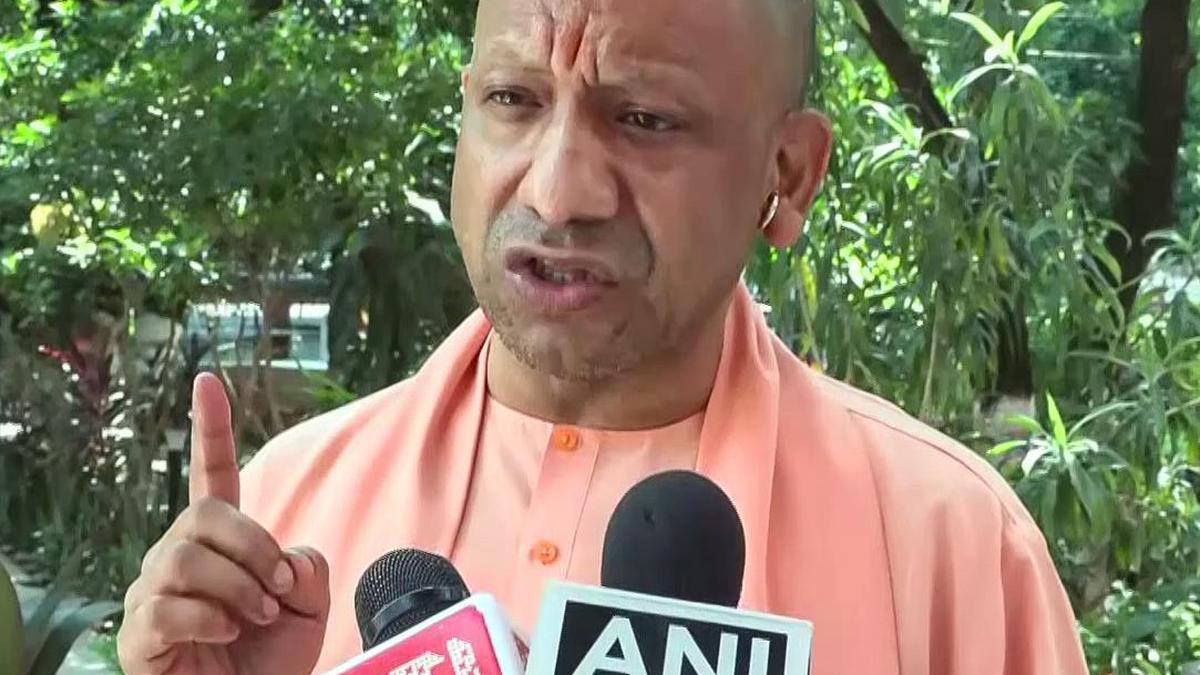U.P. CM transfers financial assistance to farmers impacted by floods, excessive rainfall