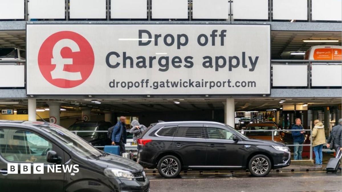 Government to review airport drop-off charges after sharp increase