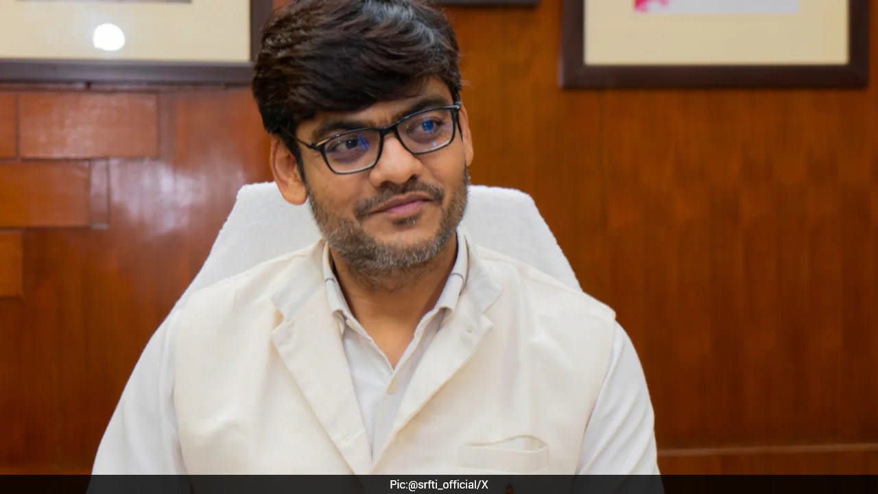 Kolkata Film Institute Vice Chancellor Allegedly Manhandled Amid Protest