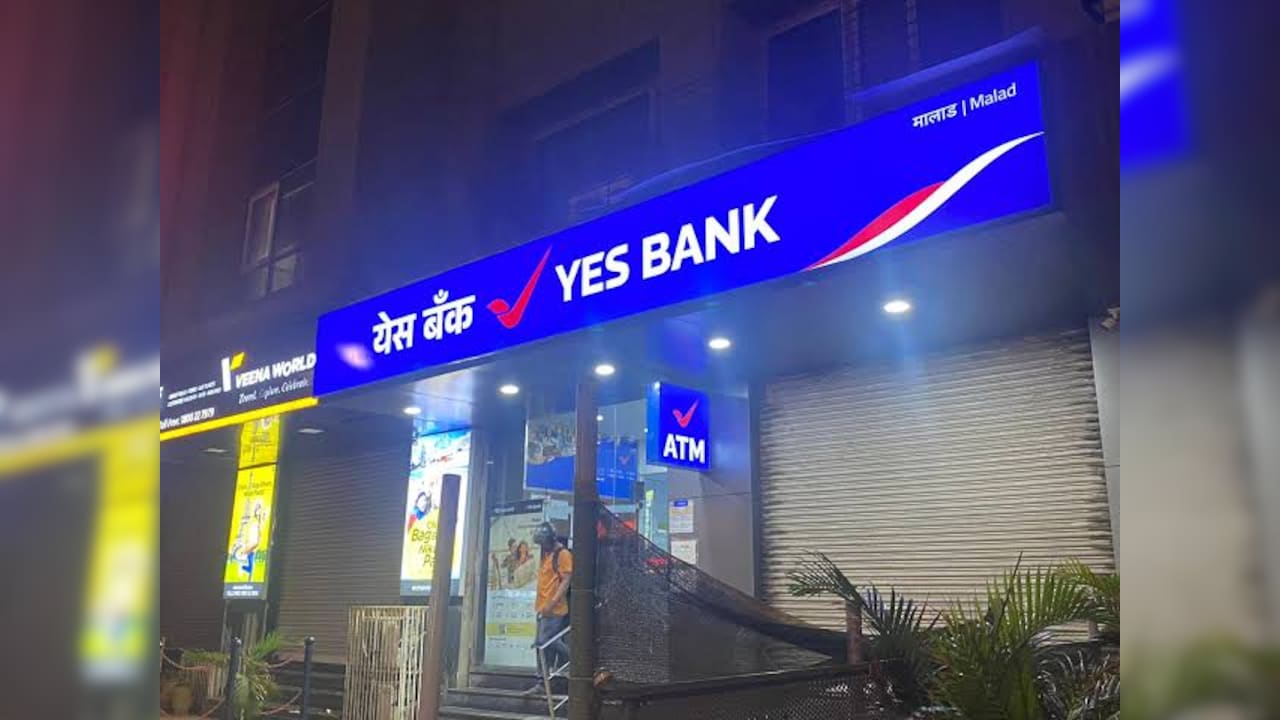 Rs 8,400 Crore Under Lens: Supreme Court Ruling Jolts Yes Bank Investors, Shares Slide 15%