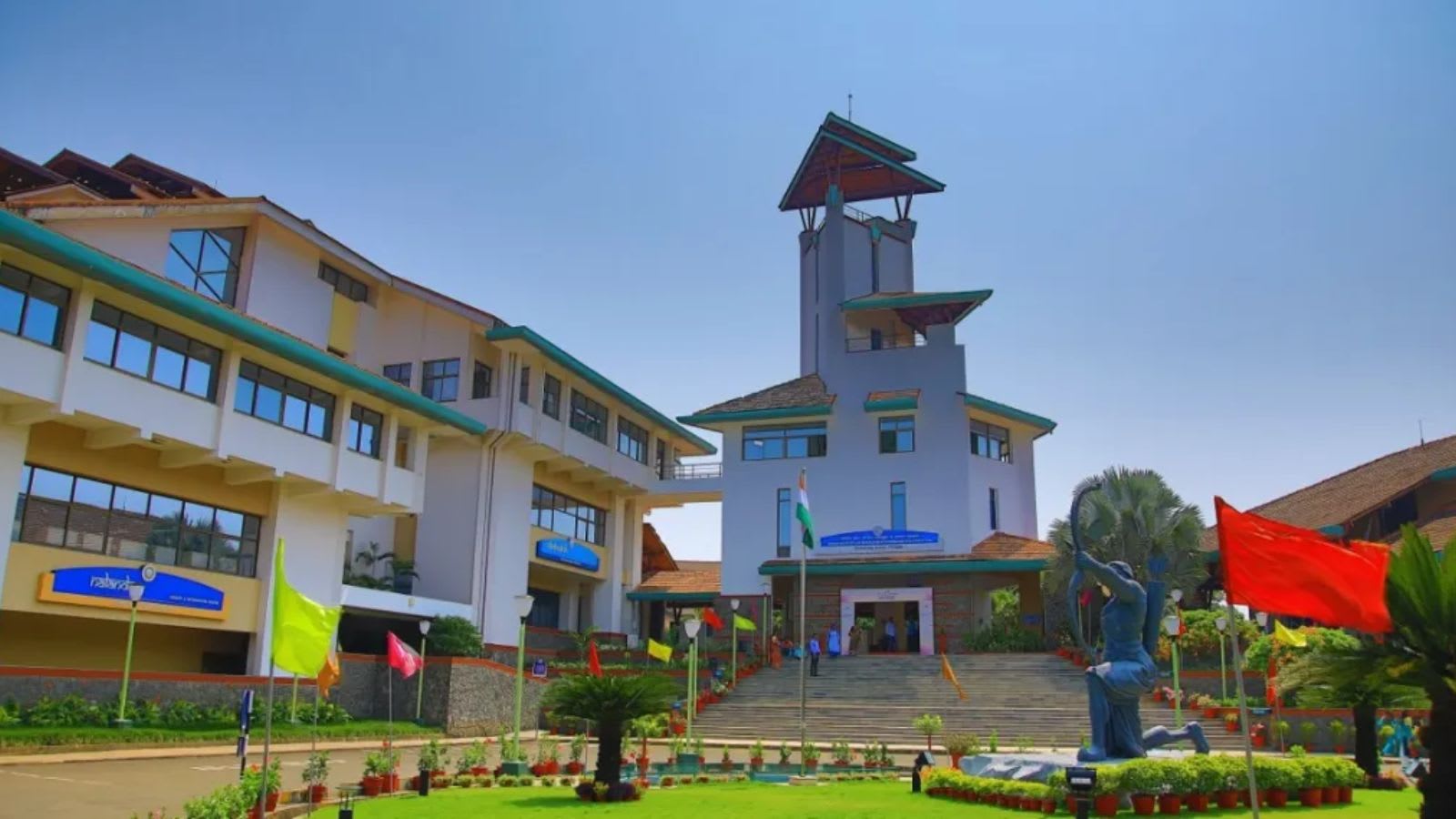 IIM Kozhikode launches 2-year global MBA with Accenture, intake from 2027