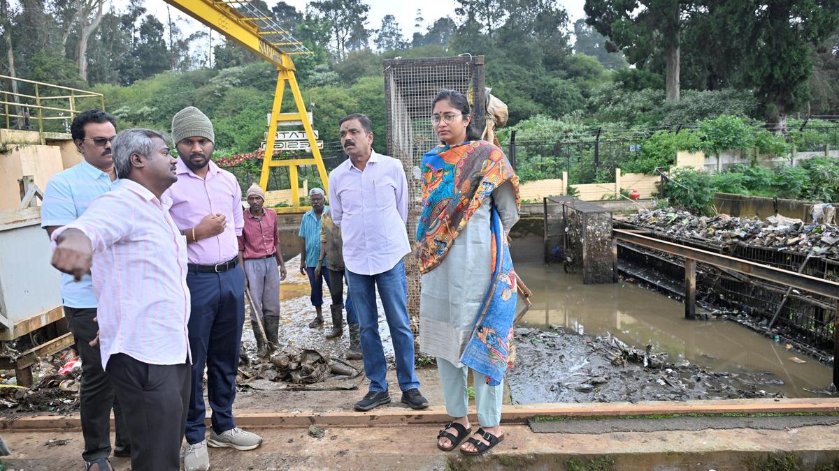 District Collector inspects rain-hit areas in Ooty