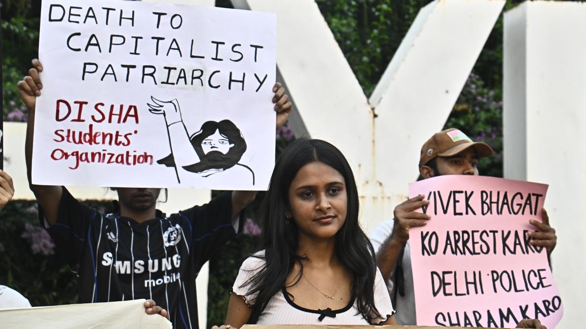 Press bodies demand FIR against Delhi police officer over alleged sexual assault