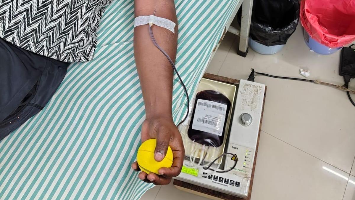 Man travels 300 km to donate blood to child with rare blood group in Karnataka